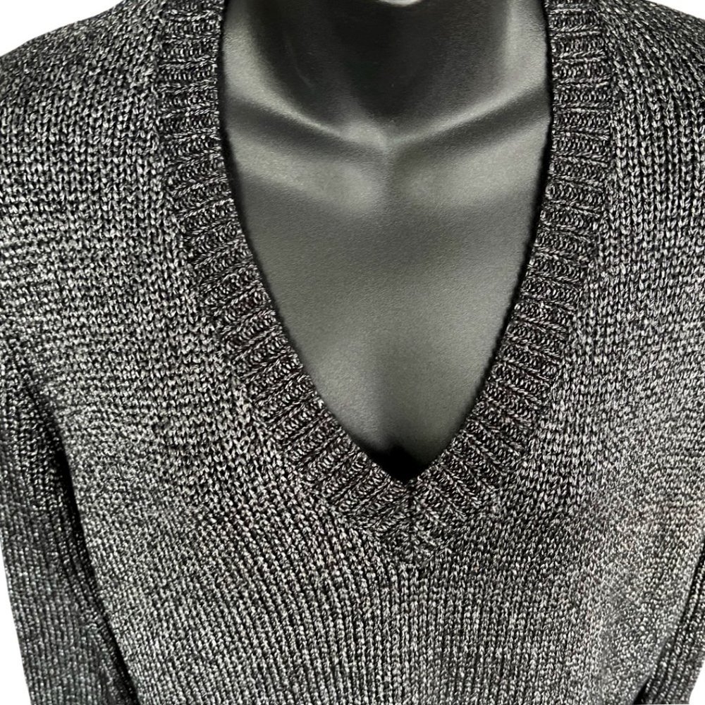 🌸4/$🙌🏻50🌸 Metallic V-Neck Cable Knit Sweater